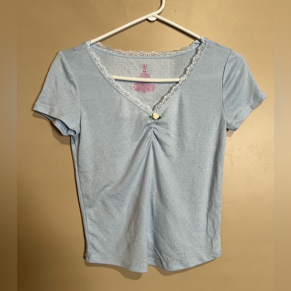 No Boundaries Women's Baby V-Neckline Tee